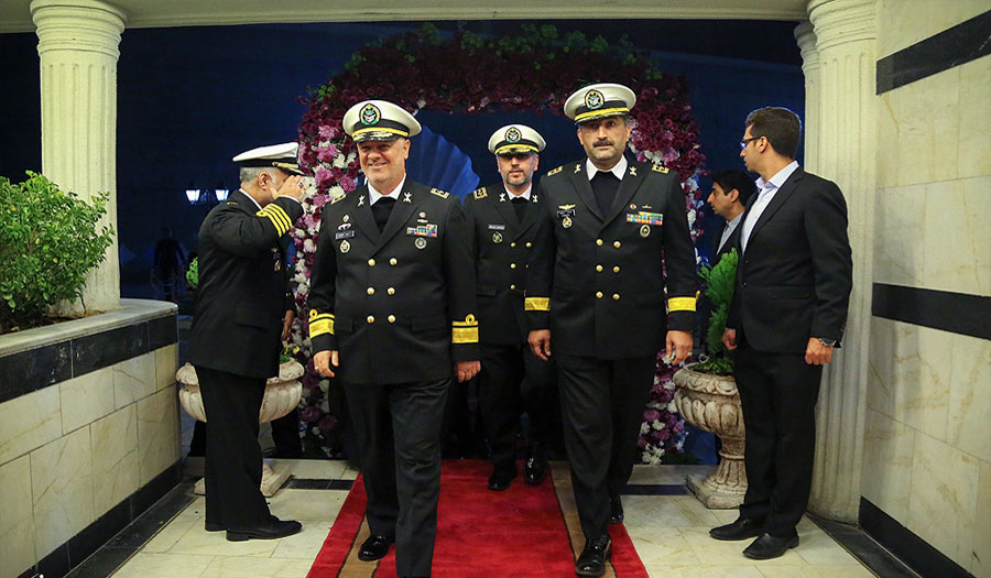قائد سلاح البحر الايراني يصل الى موسكو 