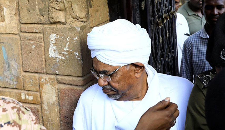 الرئيس السوداني المعزول يخرج من السجن 