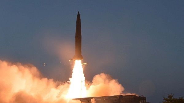 كوريا الشمالية تطلق عددا من الصواريخ المجهولة