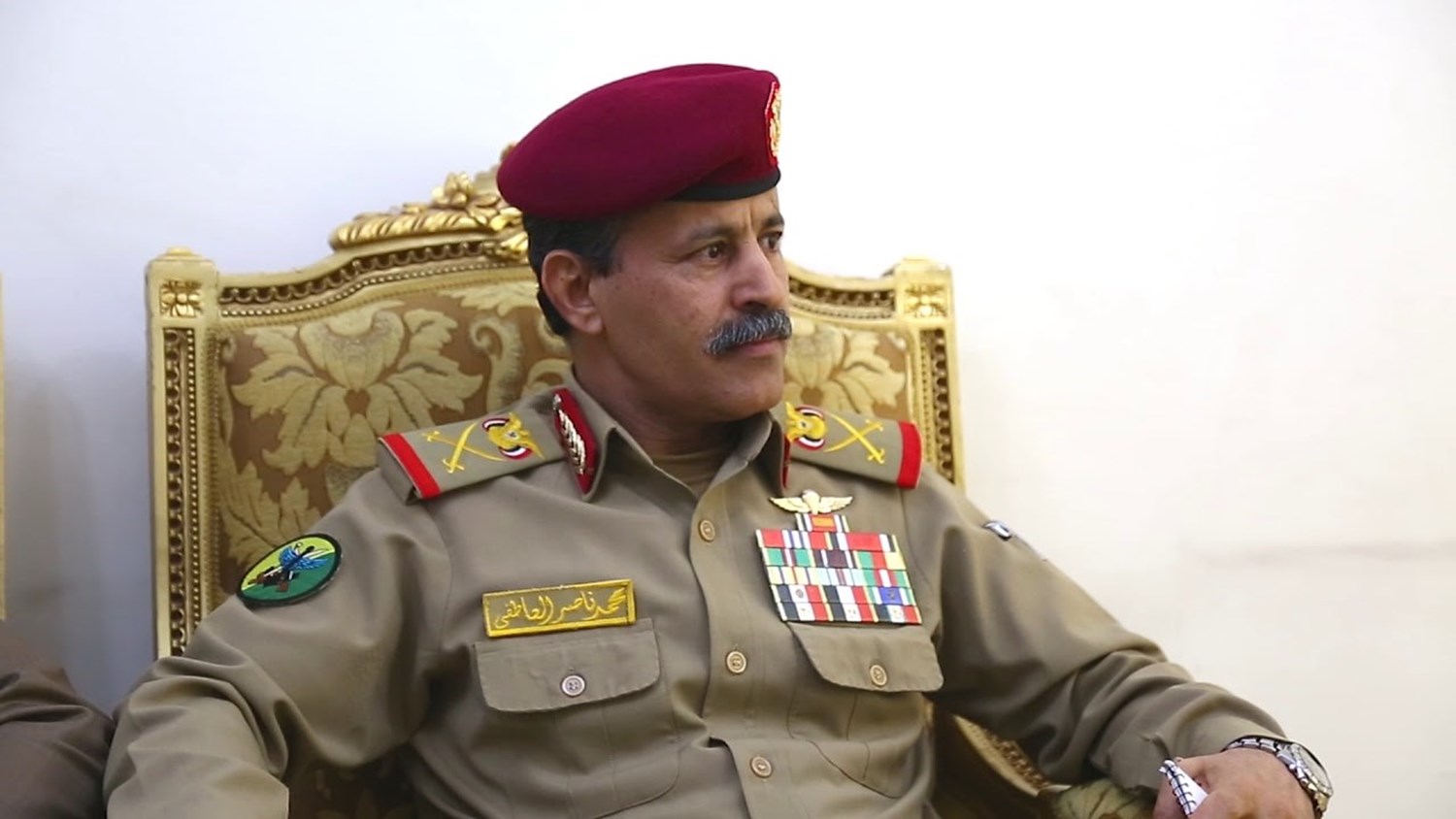 وزير الدفاع اليمني يتوعد تحالف العدوان برد قوي على جرائمهم