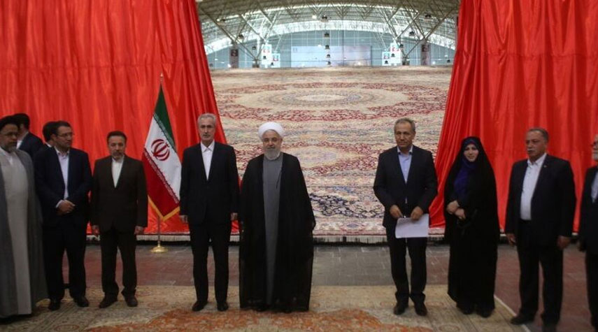 افتتاح معرض تبريز الدولي للسجاد الايراني بحضور روحاني
