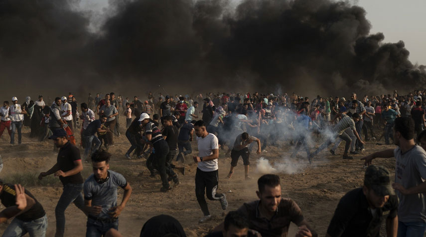 الاحتلال يقمع المشاركين في مسيرات العودة شرق غزة