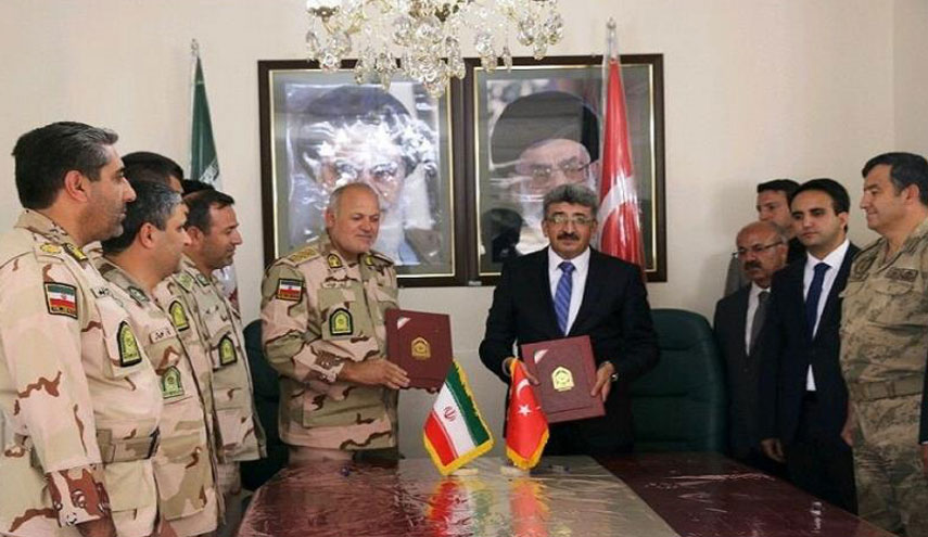 ايران وتركيا توقعان اتفاقا للتعاون الحدودي المشترك 