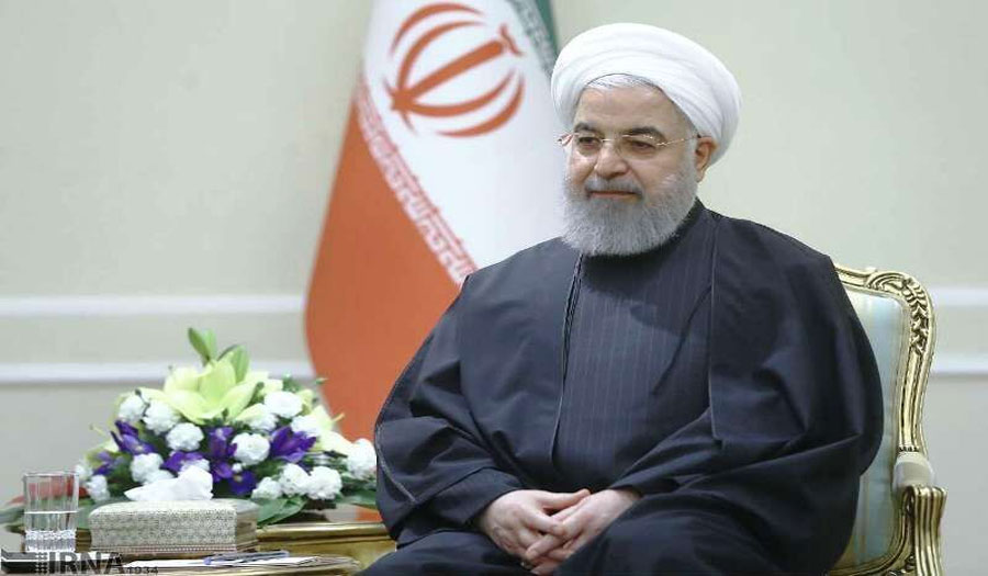 الرئيس الايراني يشيد بتطوير العلاقات بين طهران وباكو 