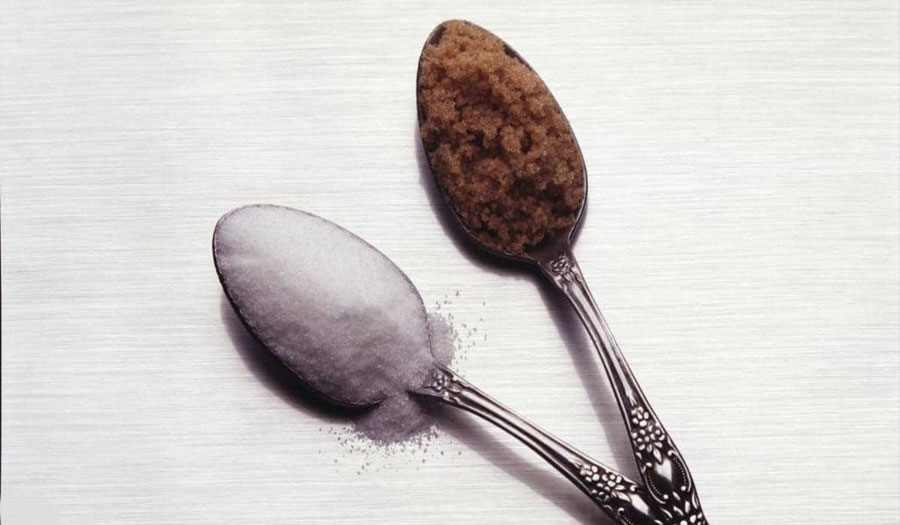 هل السكر البني هو البديل الصحي عن الأبيض؟