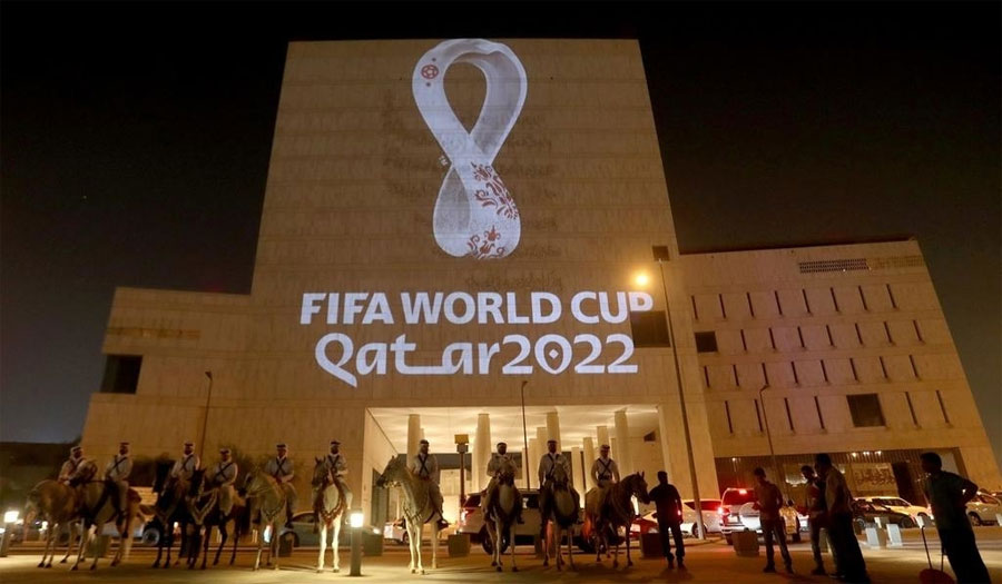 قطر تكشف النقاب عن شعار مونديال 2022 على معالم عالمية