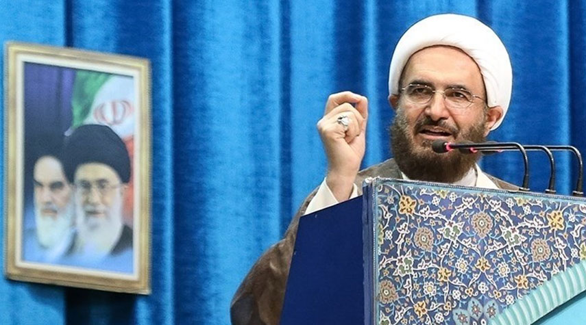 خطيب جمعة طهران: شعبنا سيحبط المؤامرات الواحدة تلو الأخرى