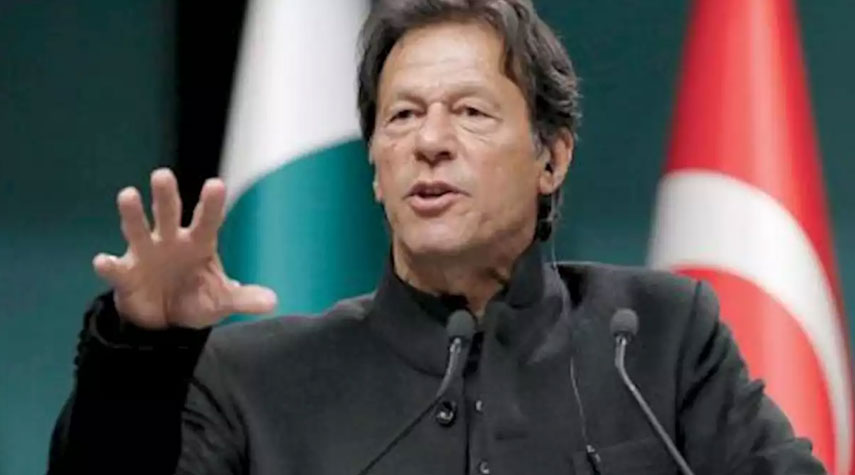 عمران خان يحذر من حرب نووية مع الهند