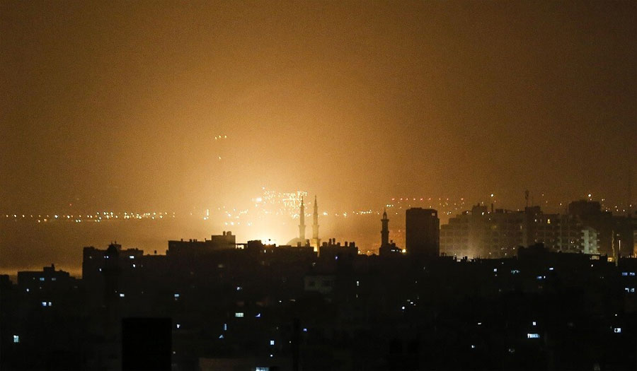 الاحتلال يقصف مواقع للمقاومة في قطاع غزة