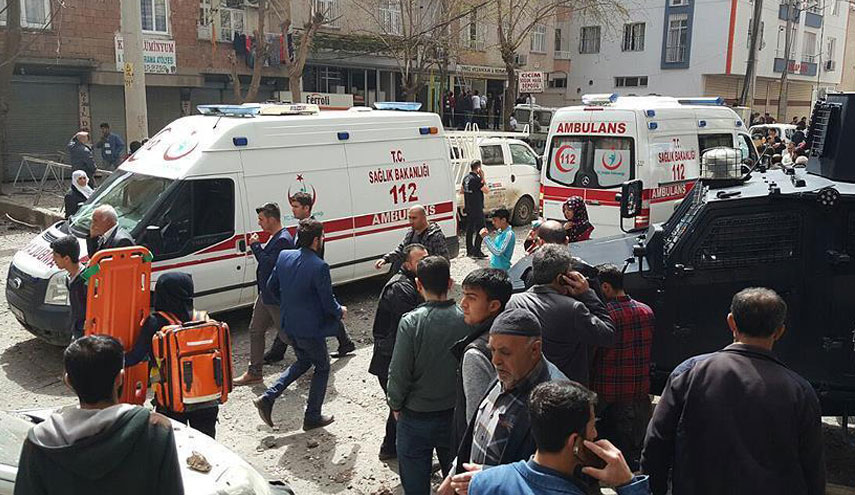 مقتل 7 وإصابة اخرين في انفجار بجنوب شرق تركيا 