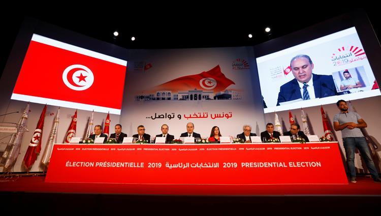 لجنة الانتخابات التونسية تعلن نتائج الدور الأول للانتخابات الرئاسية
