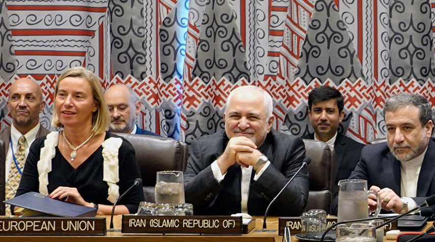 ايران ومجموعة 4+1 تؤكدان على تنفيذ كامل الاتفاق النووي