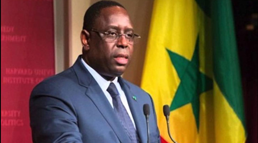 رئيس السنغال يعفو عن منافسه السياسي خليفة سال