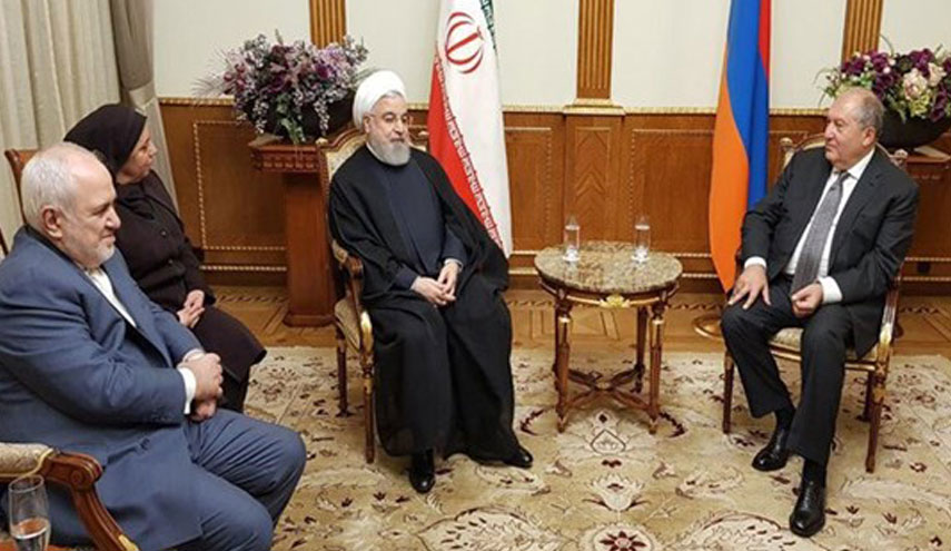 الرئيس روحاني يلتقي نظيره الارميني