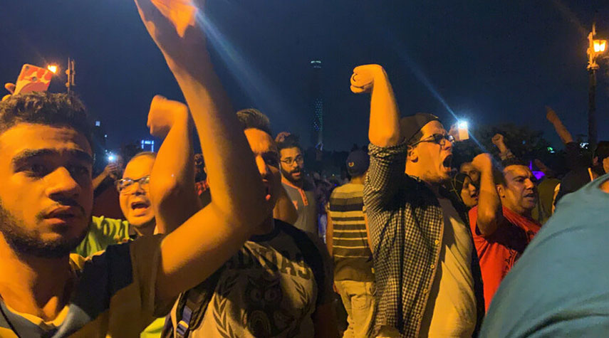 إخلاء سبيل المتهمين الأجانب بتصوير الميادين خلال أحداث التظاهر في مصر