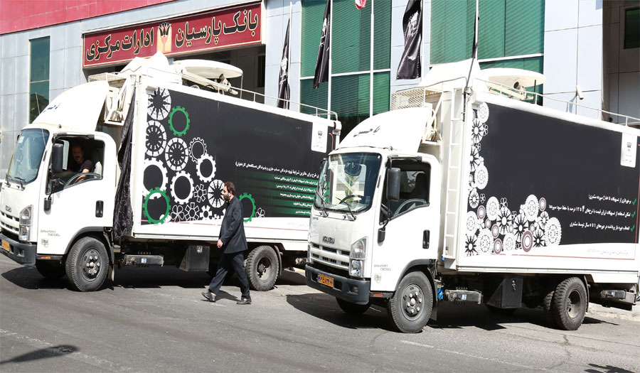 ايران ترسل 2000 شاحنة مساعدات للعراق خلال الزيارة الأربعينية 
