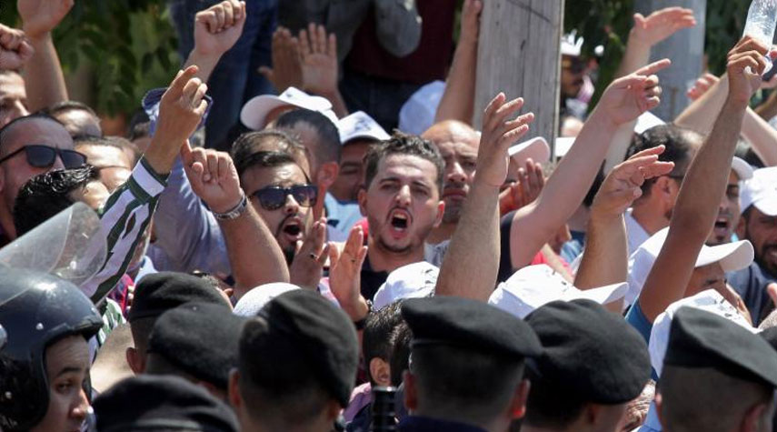 اتفاق ينهي أزمة إضراب المعلمين في الأردن