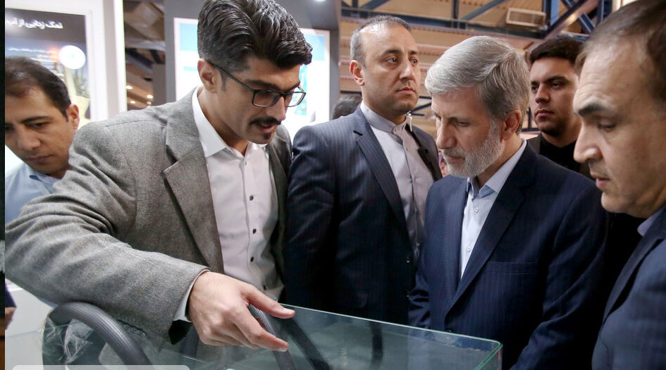 وزير الدفاع الايراني يؤكد على ضرورة استخدام تقنية النانو بالصناعات العسكرية