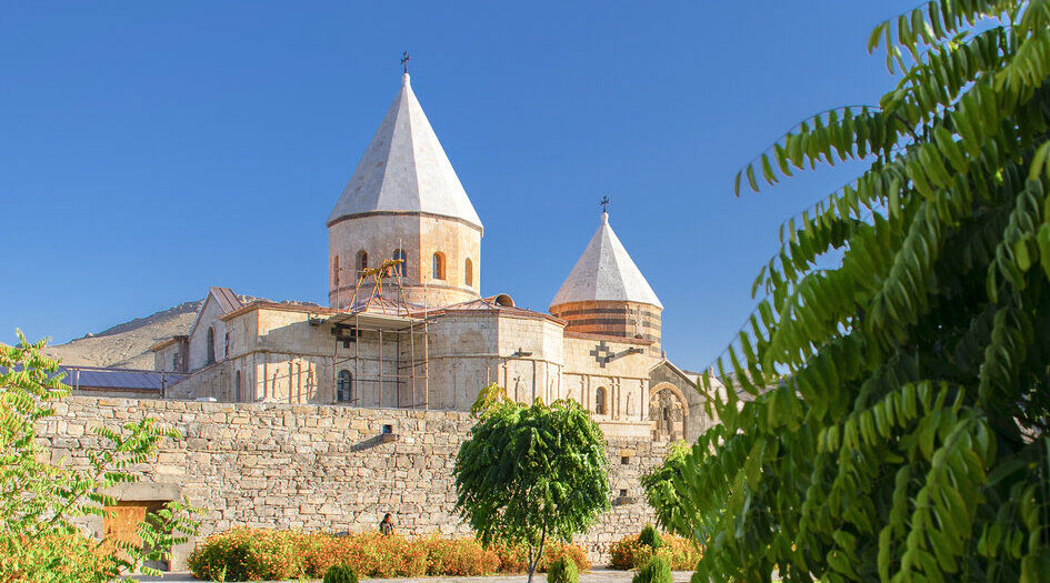 بالصور...أقدم كنيسة للأرمن بالعالم تقع في ايران وتعتبر رمز هويتهم العالمية