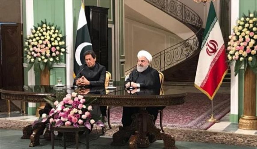 هذا ما شدد عليه روحاني في مؤتمره الصحفي مع عمران خان