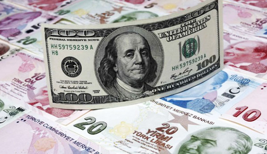 الليرة التركية أسوأ العملات أداء في العالم 
