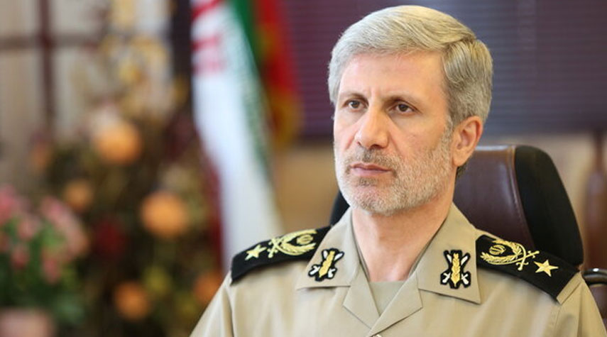 وزير الدفاع الايراني يؤكد ان الأعداء يخادعون للتغطية على مذلتهم