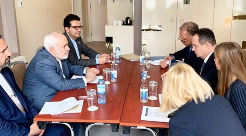 وزير الخارجية الايراني يلتقي نظيره الصربي في باكو