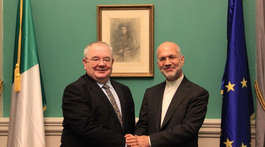 السفير الايراني في دبلن يلتقي رئيس البرلمان الايرلندي..ماذا دار بينهما؟