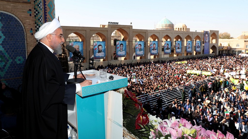 الرئيس روحاني يرعى تدشين اكثر من 500 مشروع وسط ايران