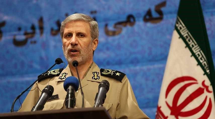 وزير الدفاع الايراني يعلن قرب انضمام المدمّرة دماوند لأسطول الجيش