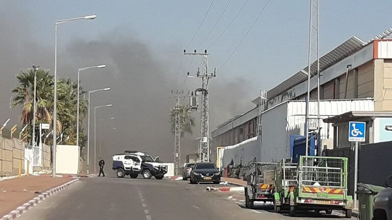 صاروخ فلسطيني يشعل حريقاً في مصنع بمستوطنة سديروت