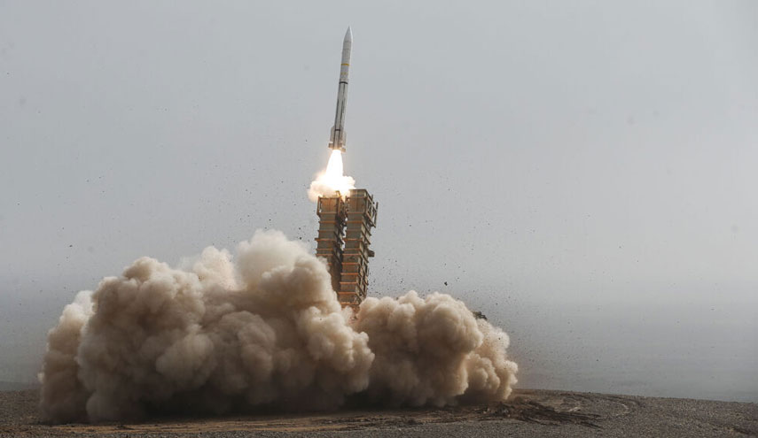 منظومة "تلاش" الصاروخية تسقط أهداف معادية خلال المناورات