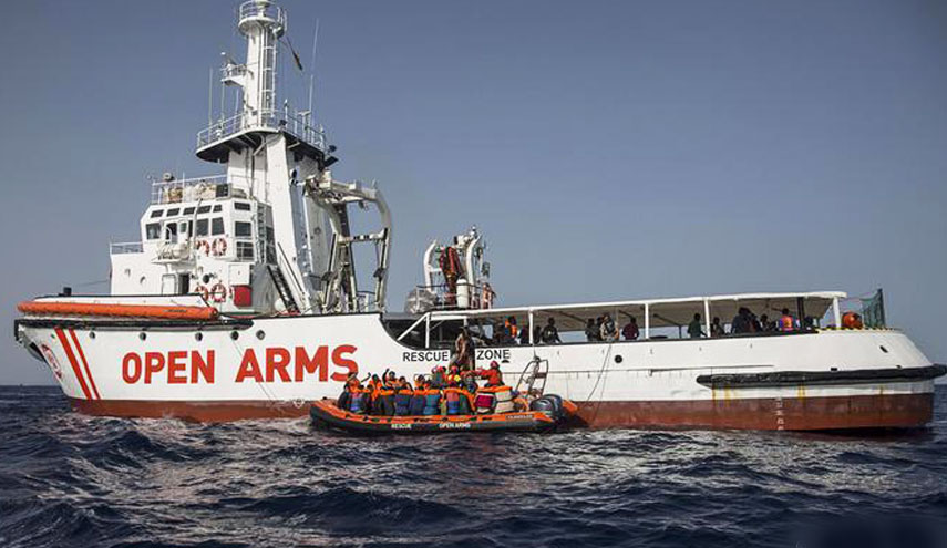 إيطاليا ترفض رسو سفينة إنقاذ إسبانية فيها 73 مهاجرا أفريقيا