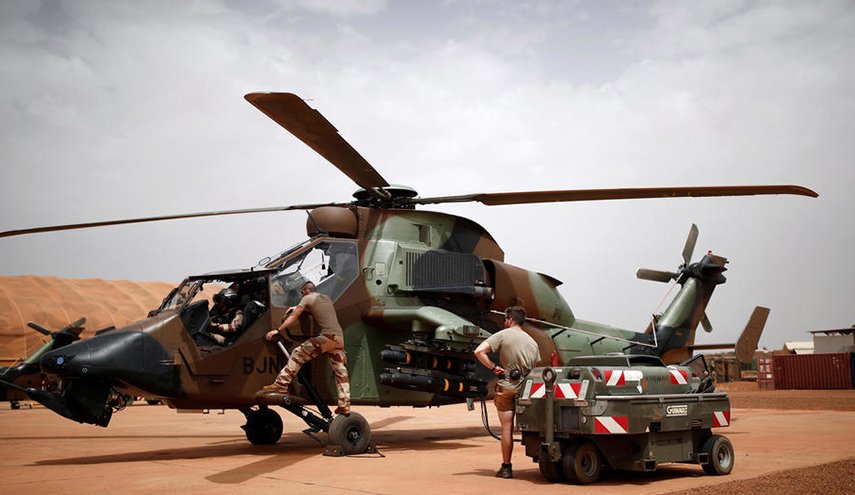 مقتل 13 فرنسياً جراء تحطم مروحية في مالي