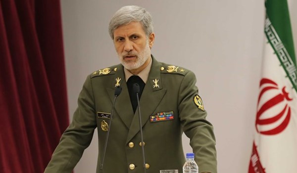 وزير الدفاع يؤكد الاكتفاء الذاتي لسد احتياجات القوات المسلحة