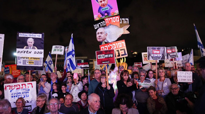 احتجاجات في تل أبيب تطالب نتنياهو بالاستقالة 