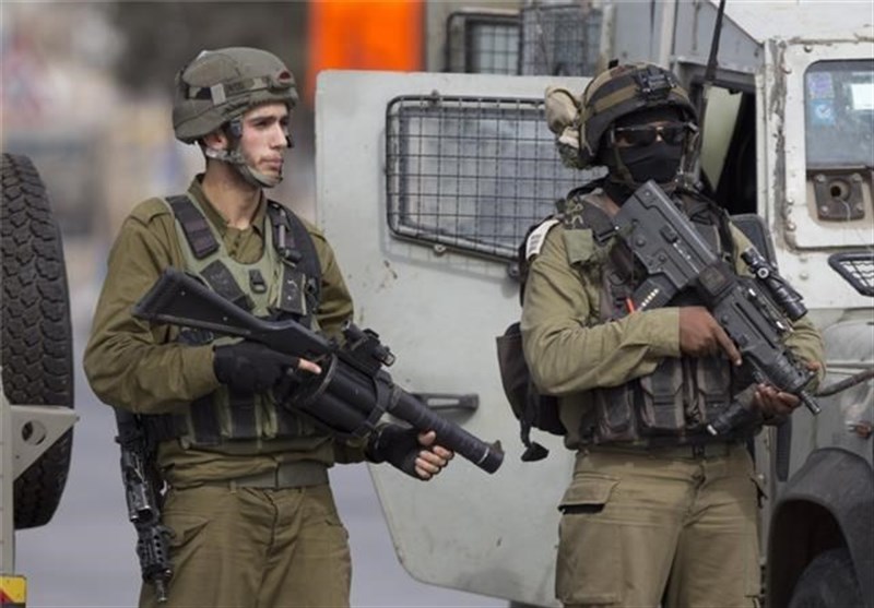 الكيان الصهيوني يعتقل 13 فلسطينياً من الضفة والقدس
