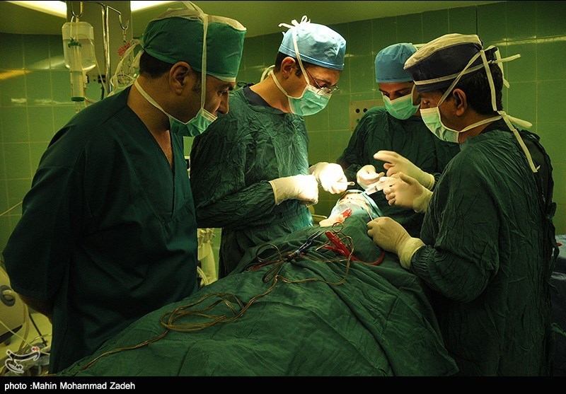 لاول مرة... مستشفى ايرانية تجري عملية جراحية بالمخ دون تخدير