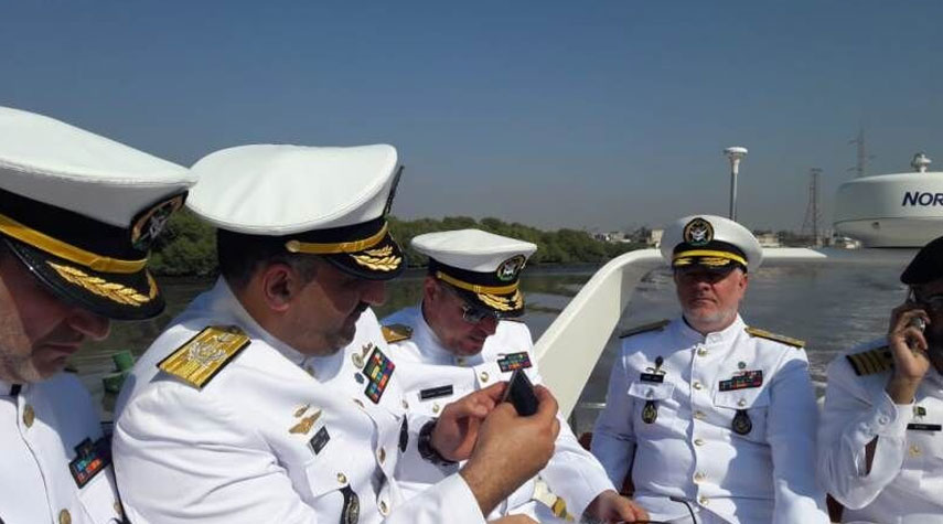 الأدميرال خانزادي يتفقد طاقات القوة البحرية الباكستانية