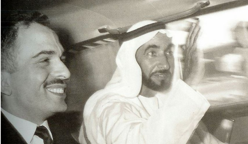  لماذا انصدم الشيخ زايد اثر طلبه من الملك حسين مساعدته بكتابة تاريخ الإمارات؟ 