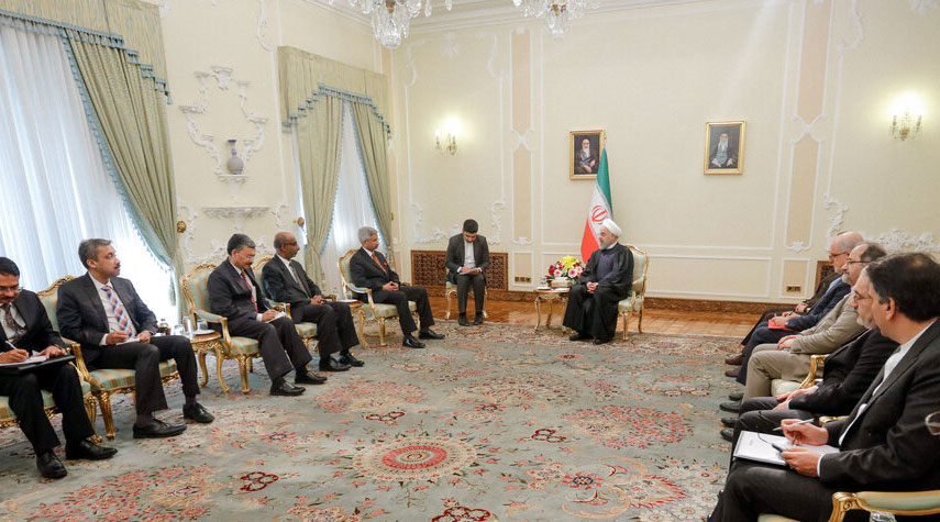 الرئيس روحاني: لا خيار لواشنطن غير رفع الضغوط عن ايران
