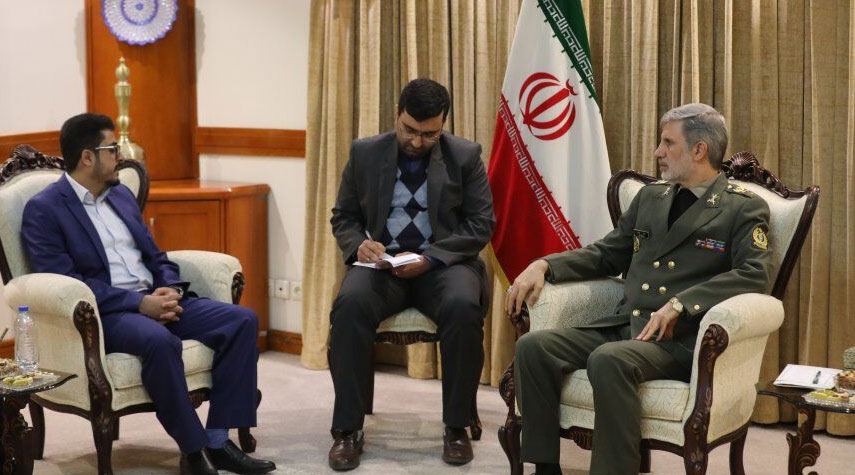 ماذا قال وزير الدفاع الايراني عن صمود الشعب اليمني امام العدوان؟