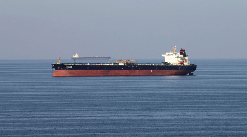 حرس الثورة يوقف سفينة لتهريب الوقود في مياه جزيرة بو موسى