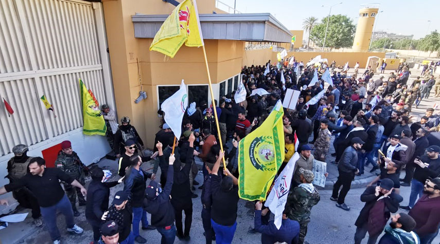 استمرار الاعتصام أمام السفارة الأميركية في بغداد