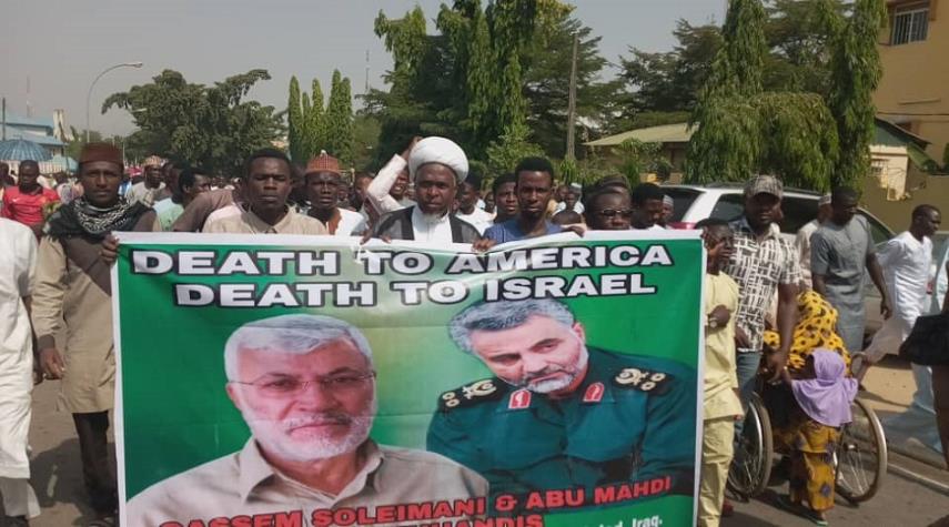  شاهد... تظاهرات في نيجيريا تنديدا بجريمة اغتيال سليماني والمهندس 