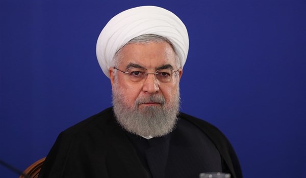 الرئيس روحاني يتفقد مناطق السيول في جنوب شرق ايران