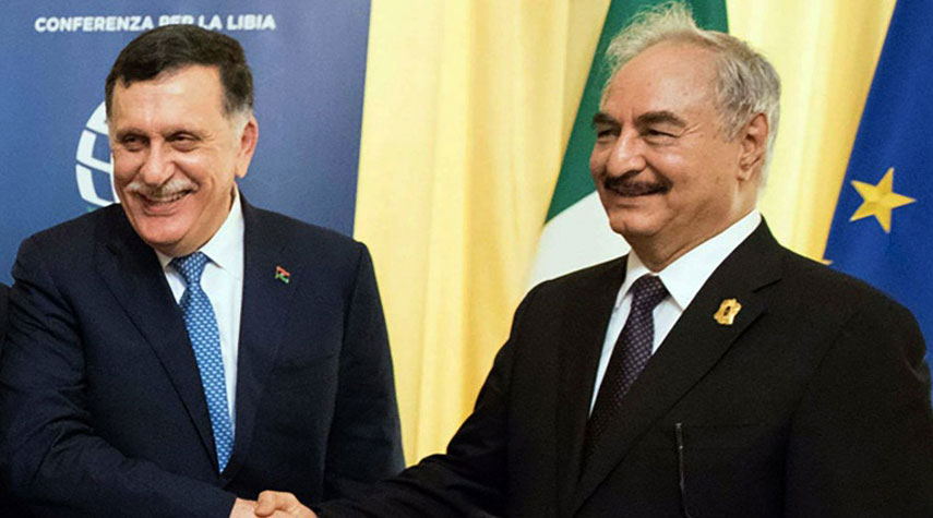 السراج وحفتر يؤكدان استعدادهما لحل مشكلة النفط في ليبيا