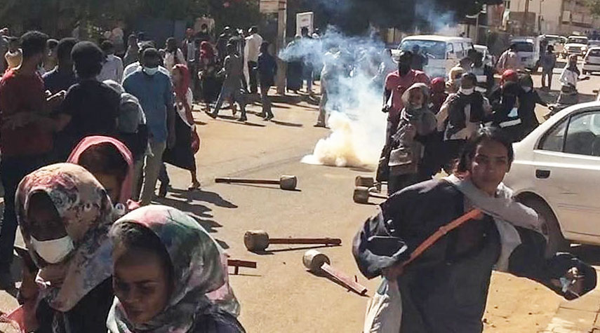 السودان... مقتل 7 أشخاص وإصابة 25 بتفجير قنبلة يدوية