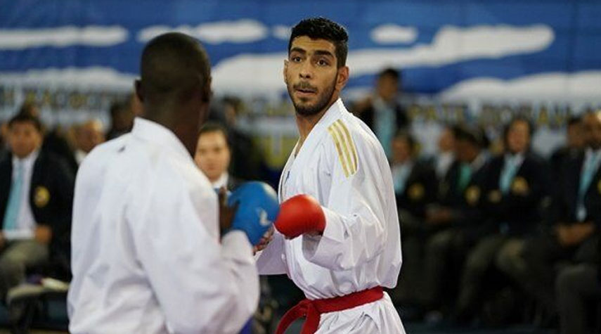 لاعب إيراني يحرز الميدالية البرونزية في الكاراتيه