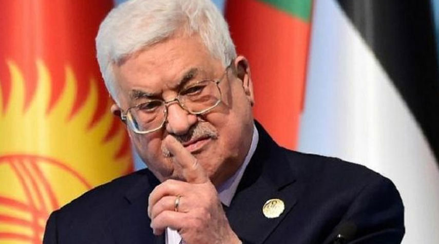 عباس يرفض تلقي مكالمة هاتفية واستلام رسالة من ترامب